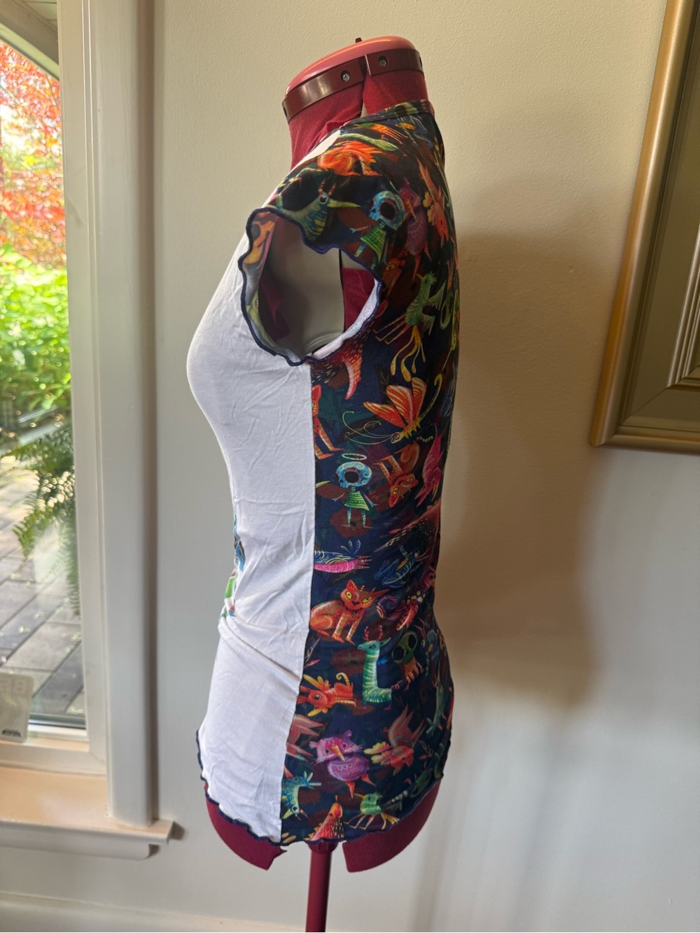 GRAPHIC RUFFLE SLEEVE T-SHIRT - Picture 2 of 12